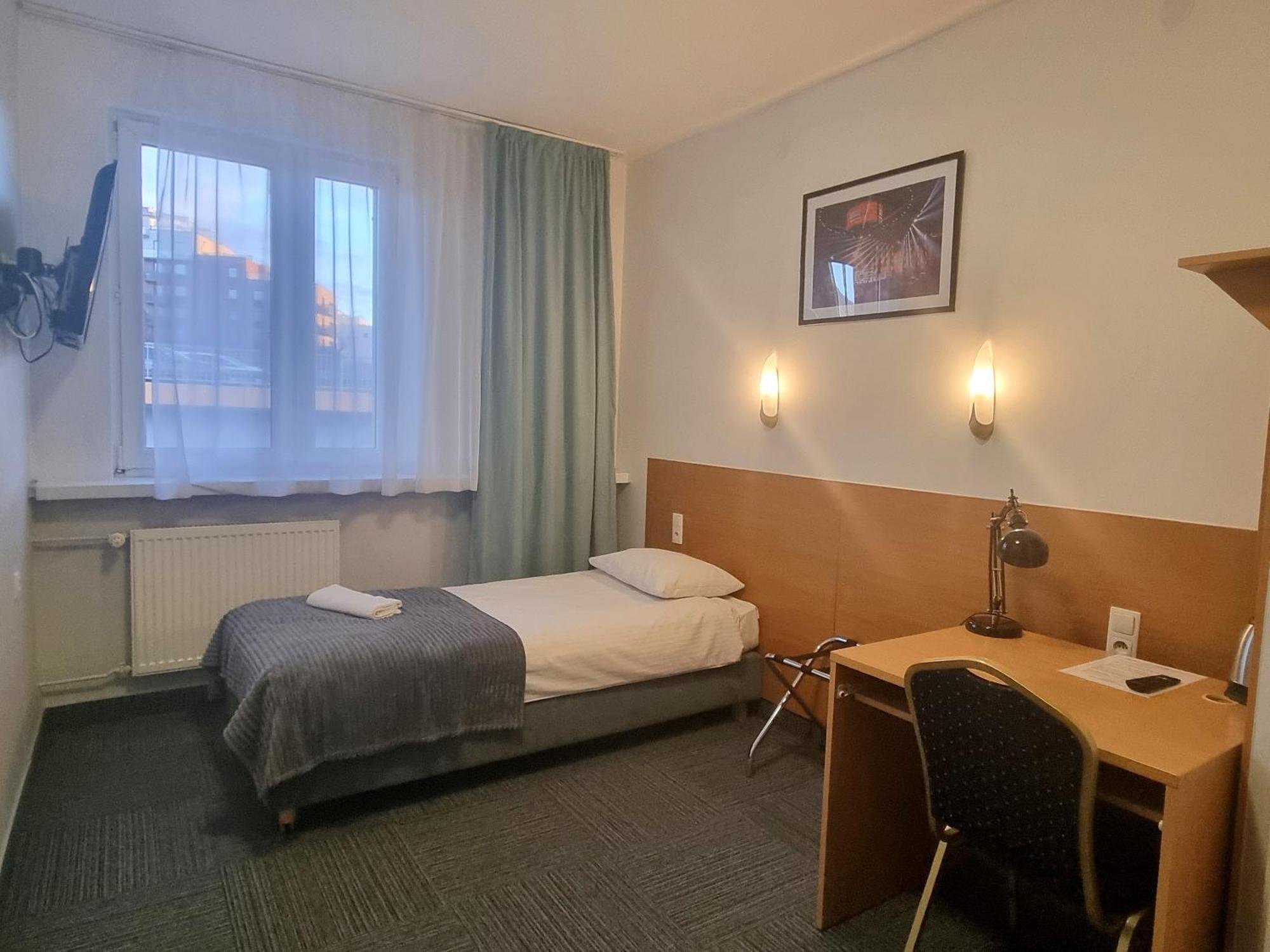 Hotel Orbita Вроцлав Екстер'єр фото